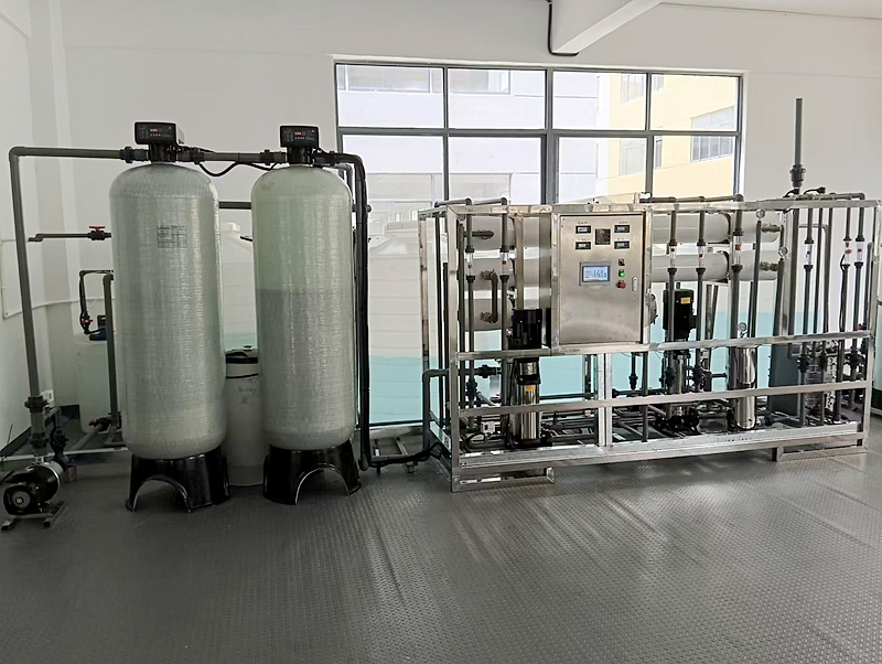 麗水客戶定制2噸超純水設(shè)備，安裝調(diào)試完成移交客戶使用。